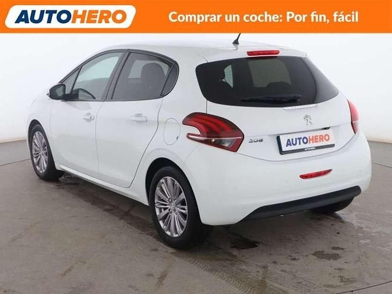 Usado Peugeot 208 Style 82 CV (60 kW) 2018 Blanco Utilitario