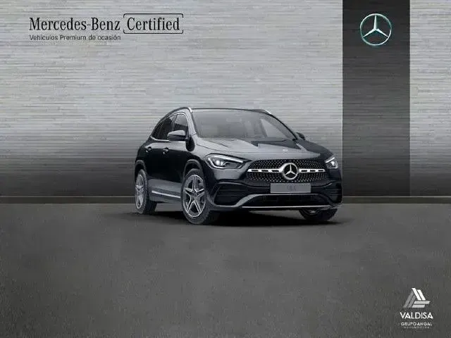 Usado Mercedes GLA250 218 CV (160 kW) 2022 Negro cosmos SUV