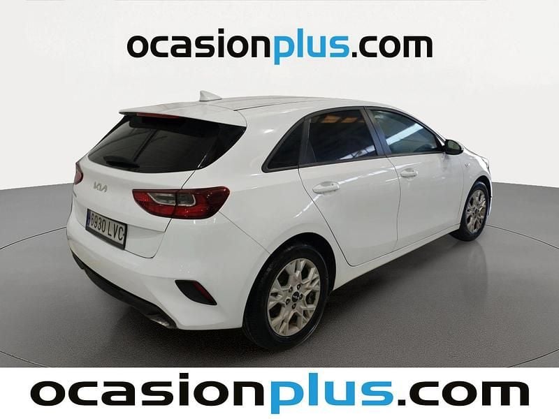 Usado Kia Ceed 120 CV (88 kW) 2021 Blanco Utilitario