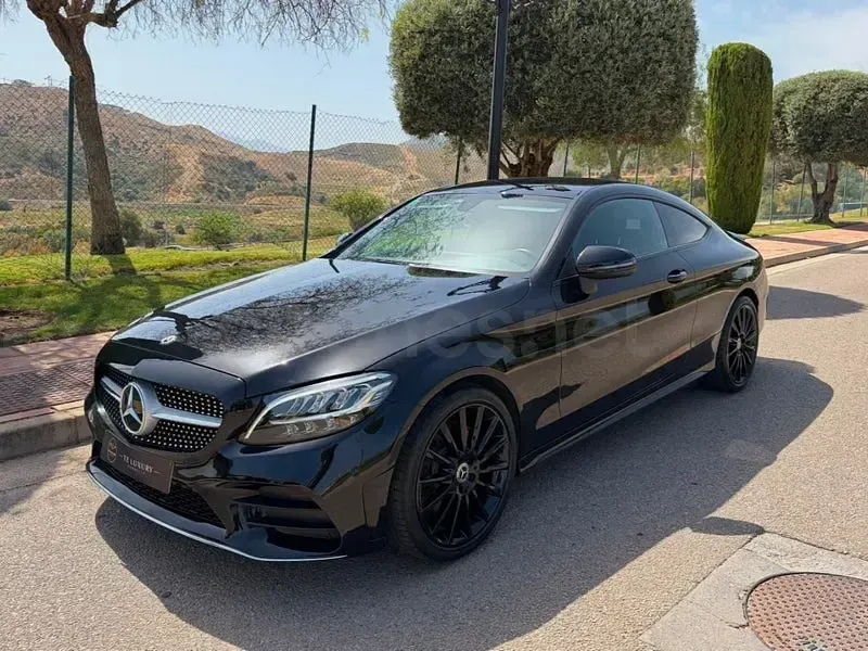 Usado Mercedes C180 156 CV (114 kW) 2020 Negro Coupe