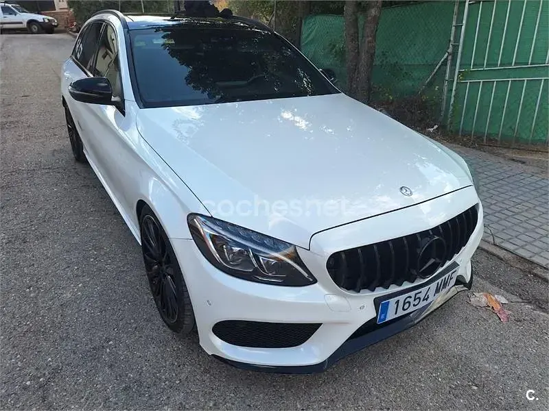 Usado Mercedes C220 AMG line 170 CV (125 kW) 2016 Blanco Familiar