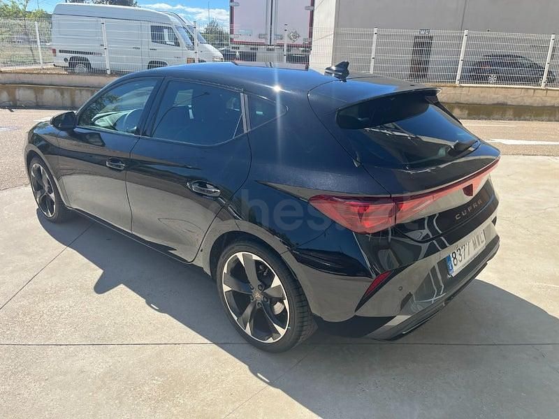 Usado Cupra Leon 150 HP (110 kW) 2025 Preto Sedan