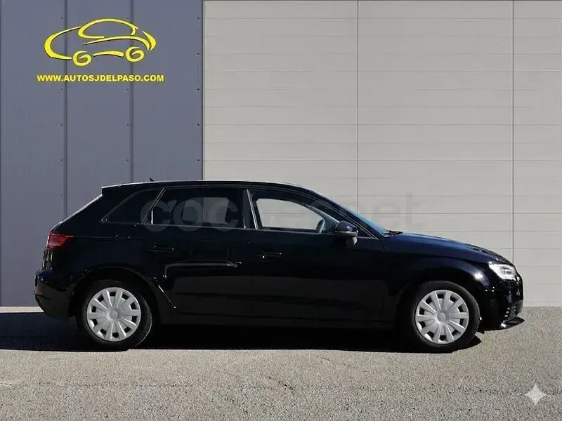 Usado Audi A3 116 CV (85 kW) 2019 Negro Berlina