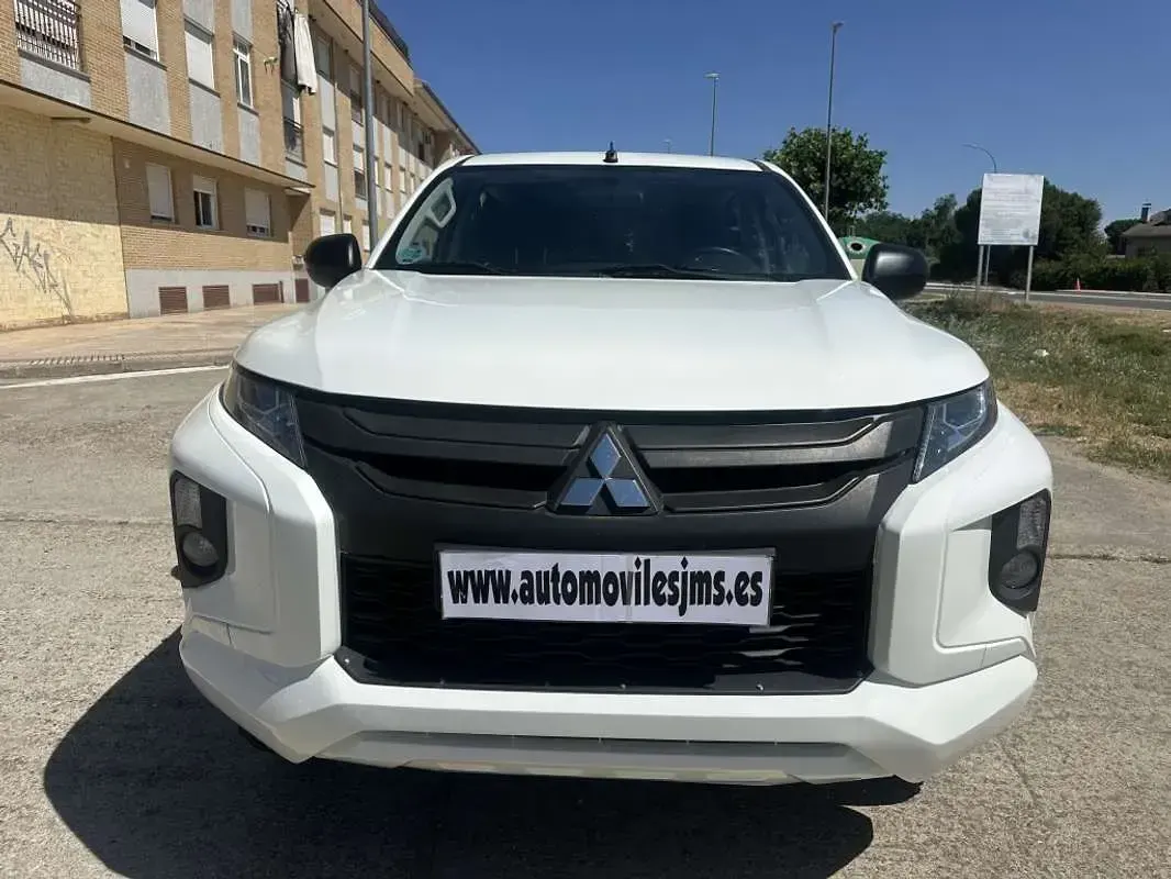 Usado Mitsubishi L200 150 CV (110 kW) 2021 Blanco Pickup/Camioneta