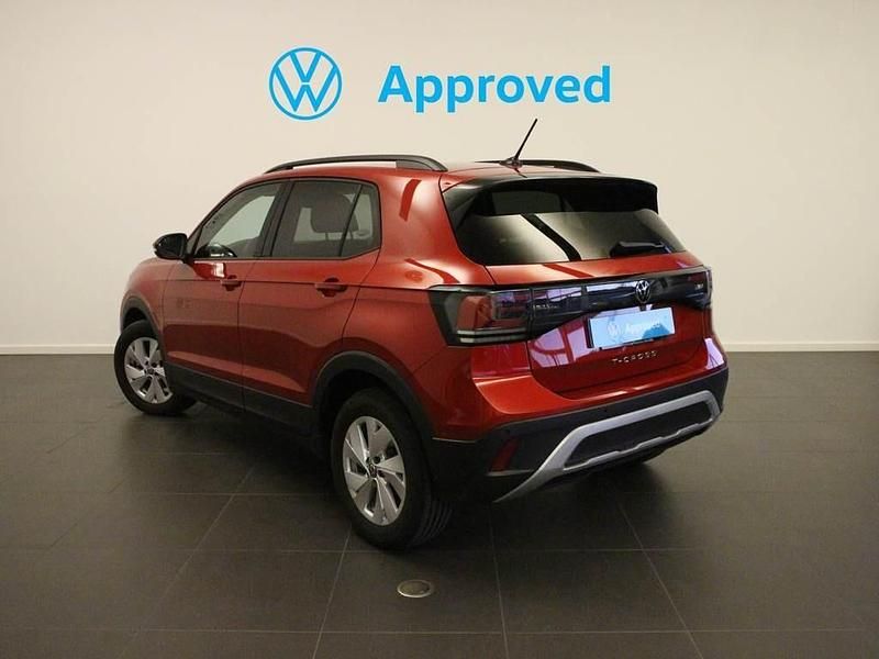 Usado VW T-Cross Life 116 CV (85 kW) 2024 Rojo SUV