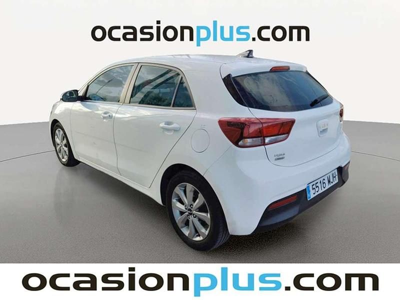 Usado Kia Rio 101 CV (74 kW) 2023 Blanco Utilitario