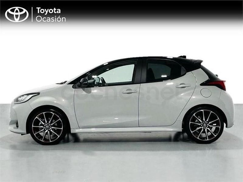 Usado Toyota Yaris Hybrid Sport 116 CV (85 kW) 2022 Blanco Berlina