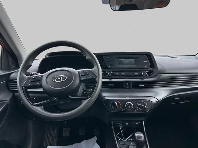 Usado Hyundai i20 84 HP (61 kW) 2022 Vermelho Sedan