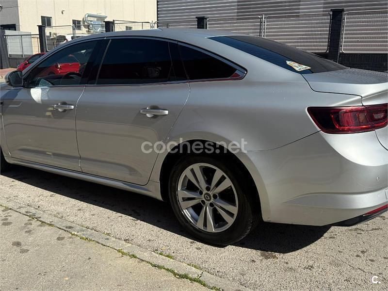 Usado Renault Talisman Intens 130 CV (95 kW) 2016 Gris / plata Berlina