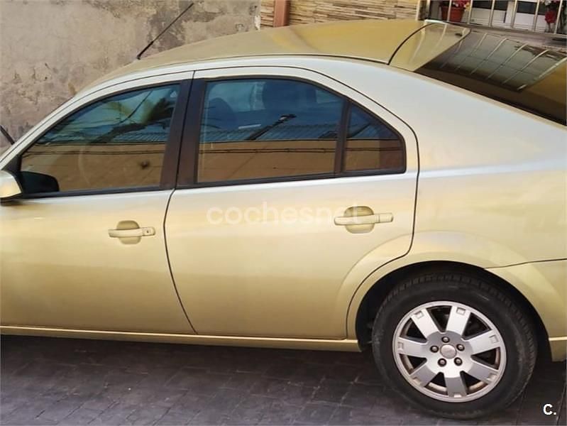 Marrón Usado 2006 Ford Mondeo Futura Berlina | 6300 € (Caro) - Imagen 1/4