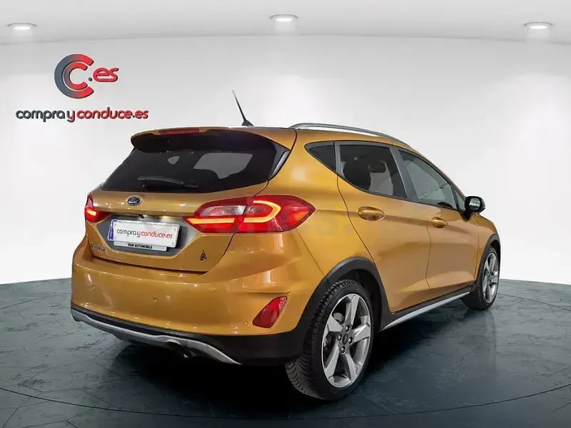 Usado Ford Fiesta Active 100 CV (73 kW) 2018 Marrón Utilitario