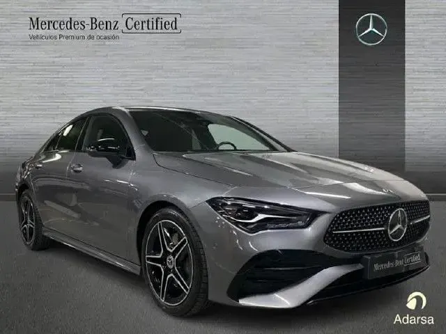 Usado Mercedes CLA220 190 CV (139 kW) 2025 Gris montaña Berlina