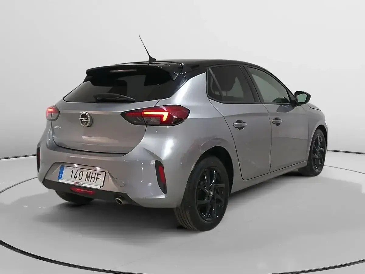 Usado Opel Corsa 100 CV (73 kW) 2023 Gris Utilitario