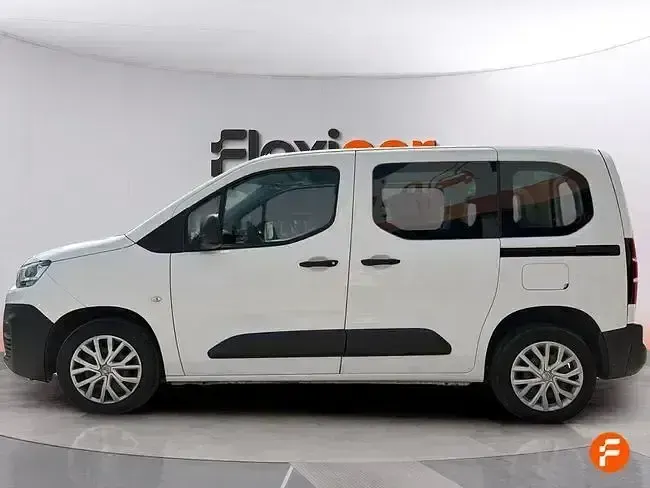 Usado Citroën Berlingo Feel 102 CV (75 kW) 2021 Blanco Monovolumen