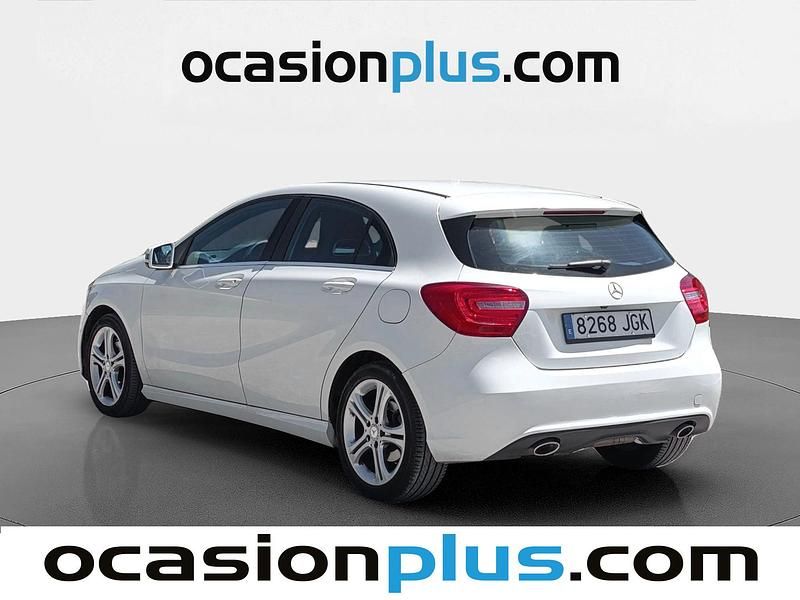 Begagnad Mercedes A200 Urban 136 HK (100 kW) 2015 Vit Halvkombi