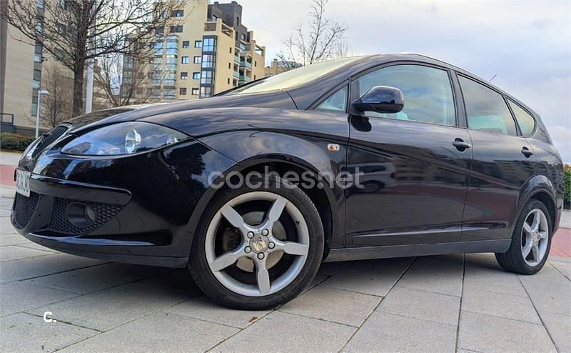 Usado Seat Altea XL 140 CV (102 kW) 2008 Negro Monovolumen