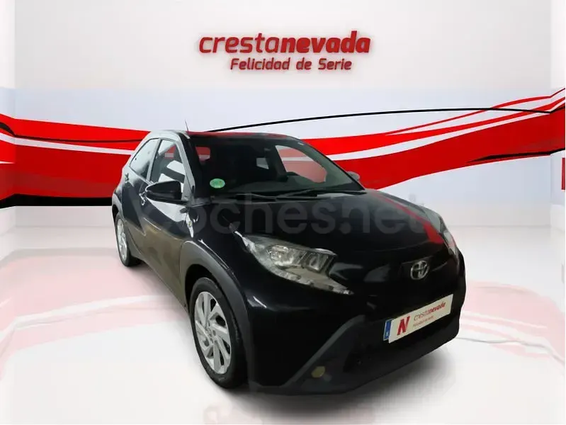 Usado Toyota Aygo X Play 72 CV (52 kW) 2022 Negro SUV