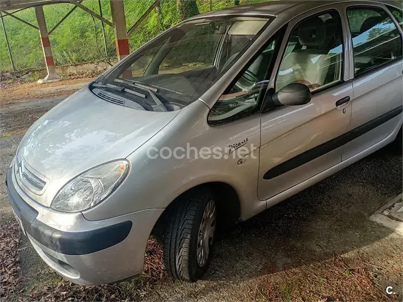 Usado Citroën Xsara Picasso 92 CV (67 kW) 2009 Gris / plata Monovolumen