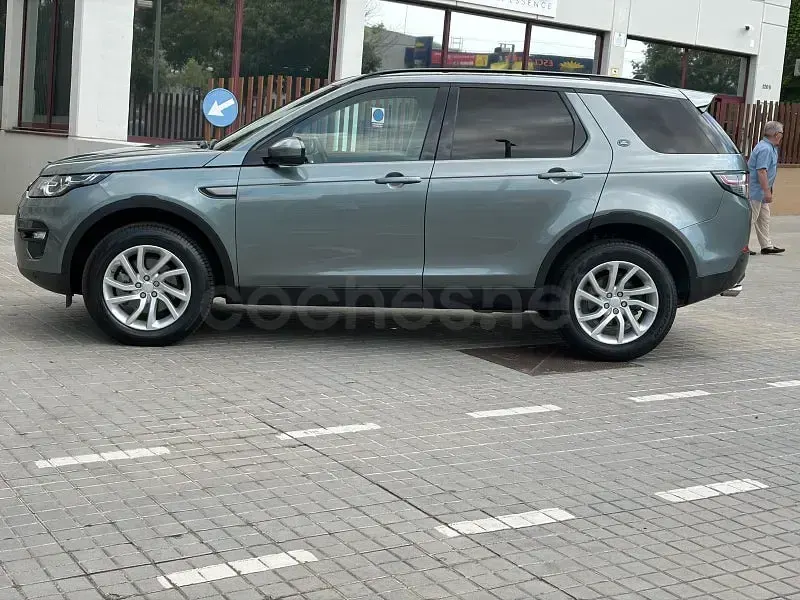 Usado Land Rover Discovery Sport SE 150 CV (110 kW) 2017 Gris / plata SUV