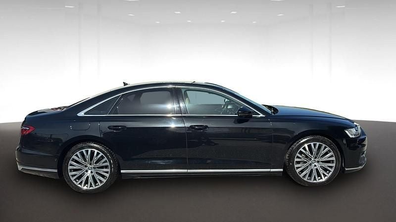 Usado Audi A8 Ambiente 340 CV (250 kW) 2018 Negro brillante Berlina
