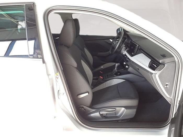 Usado Skoda Scala Selection 115 CV (84 kW) 2024 Gris plata Utilitario