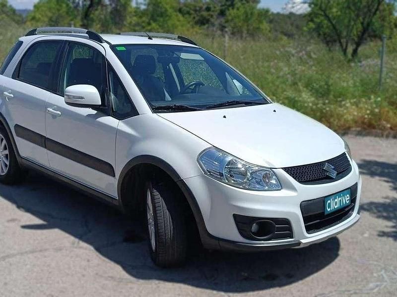 Usado Suzuki SX4 GLX 135 CV (99 kW) 2012 Blanco Utilitario