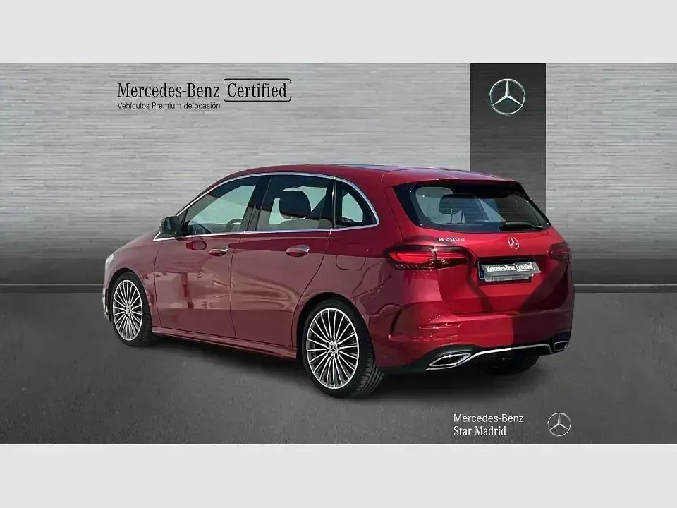 Usado Mercedes B200 150 CV (110 kW) 2025 Rojo Utilitario