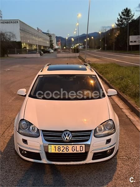 Blanco Usado 2009 VW Golf V Advance Familiar | 3800 € (Buen precio) - Imagen 1/4