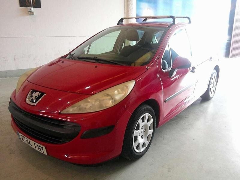 Rojo Usado 2007 Peugeot 207 Utilitario | 3290 € (Super precio) - Imagen 1/4