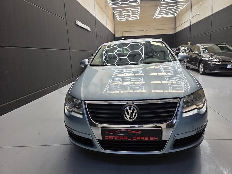 Usado VW Passat Highline 140 CV (102 kW) 2007 Azul Berlina