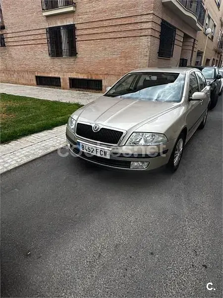 Usado Skoda Octavia Active 105 CV (77 kW) 2006 Beige Berlina