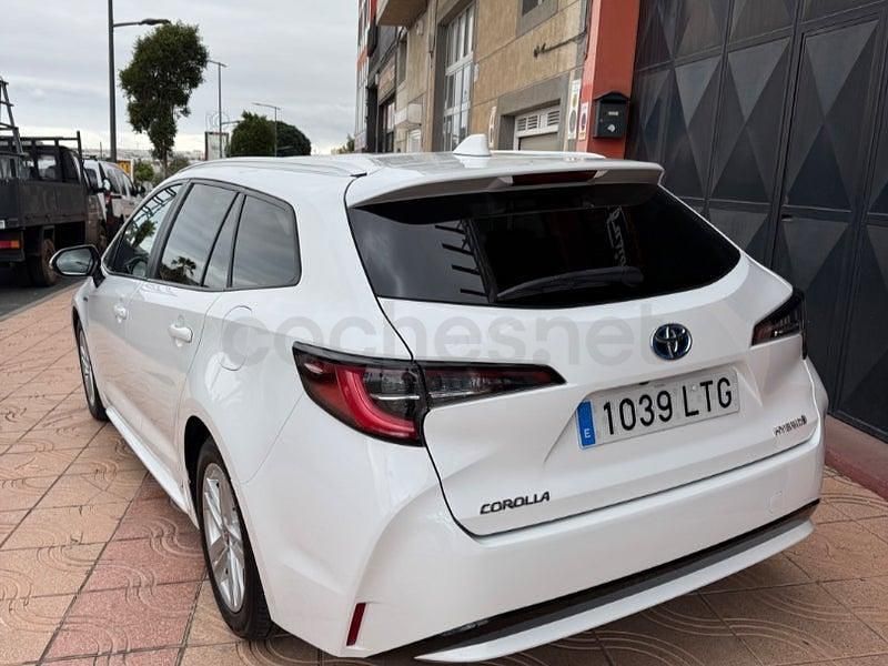 Usado Toyota Corolla Active 122 CV (89 kW) 2021 Blanco Familiar