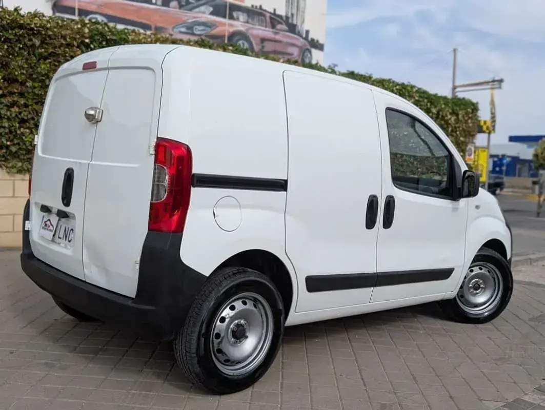Usado Fiat Fiorino 95 CV (69 kW) 2021 Blanco Monovolumen