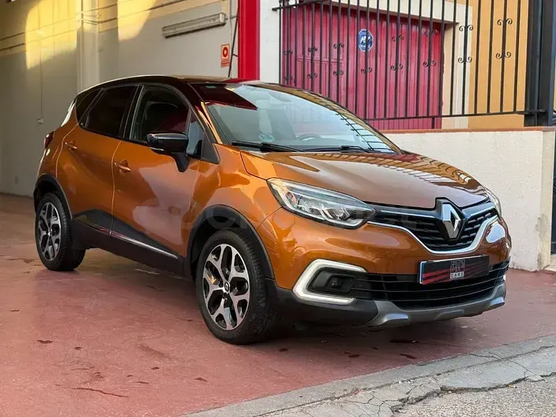 Używany Renault Captur Zen 120 KM (88 kW) 2017 Brązowy SUV