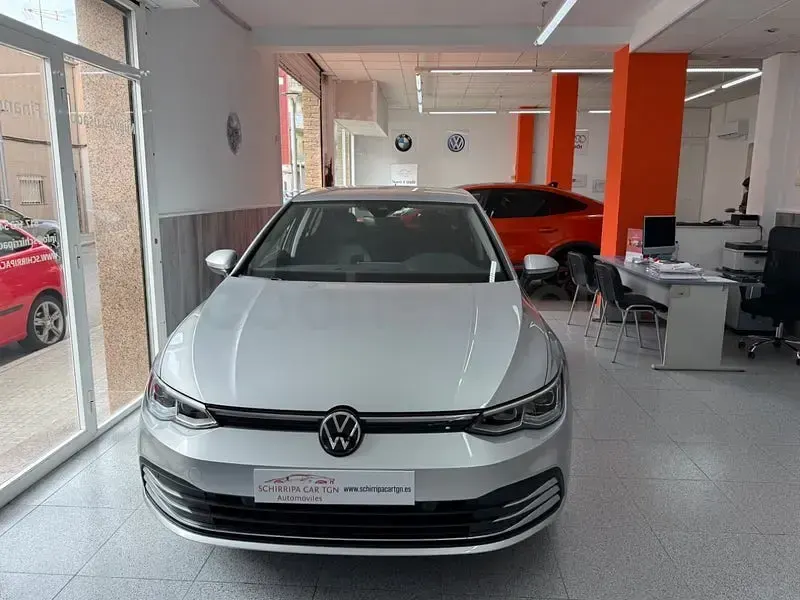 Usado VW Golf VIII R-line 150 CV (110 kW) 2023 Gris / plata Berlina