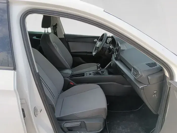 Usado Seat Leon Style 115 CV (84 kW) 2023 Blanco Berlina