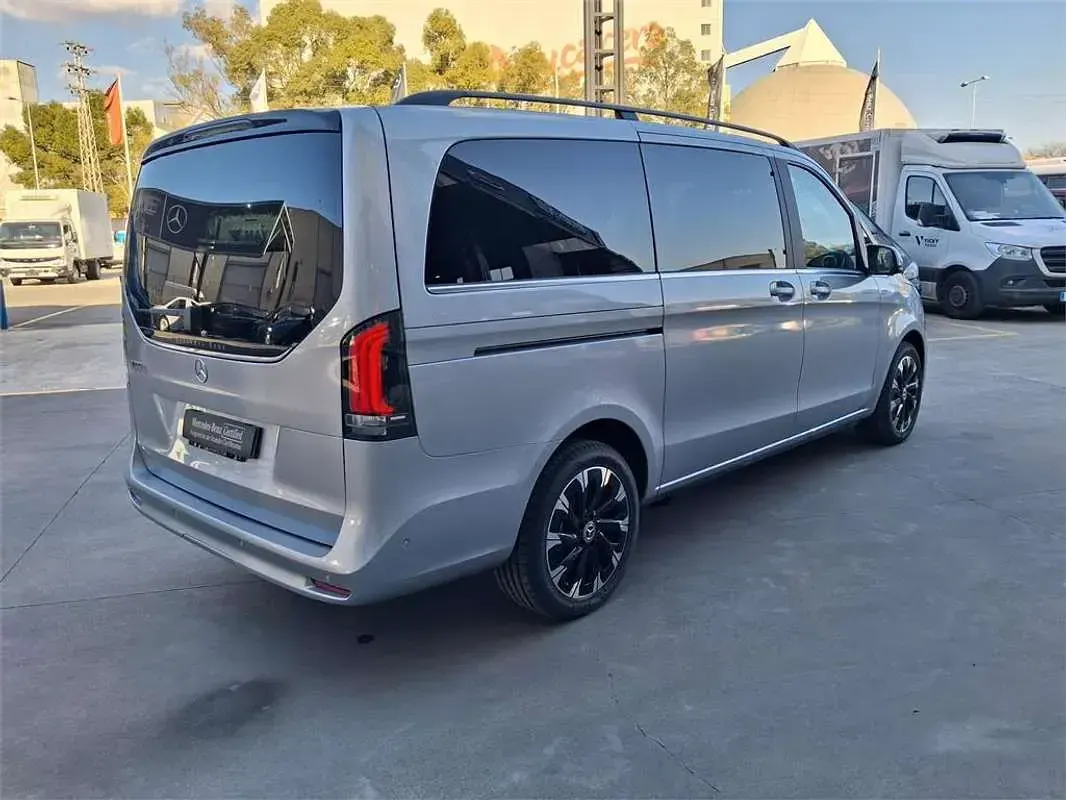 Nuevo Mercedes V220 Avantgarde 163 CV (119 kW) 2025 Monovolumen