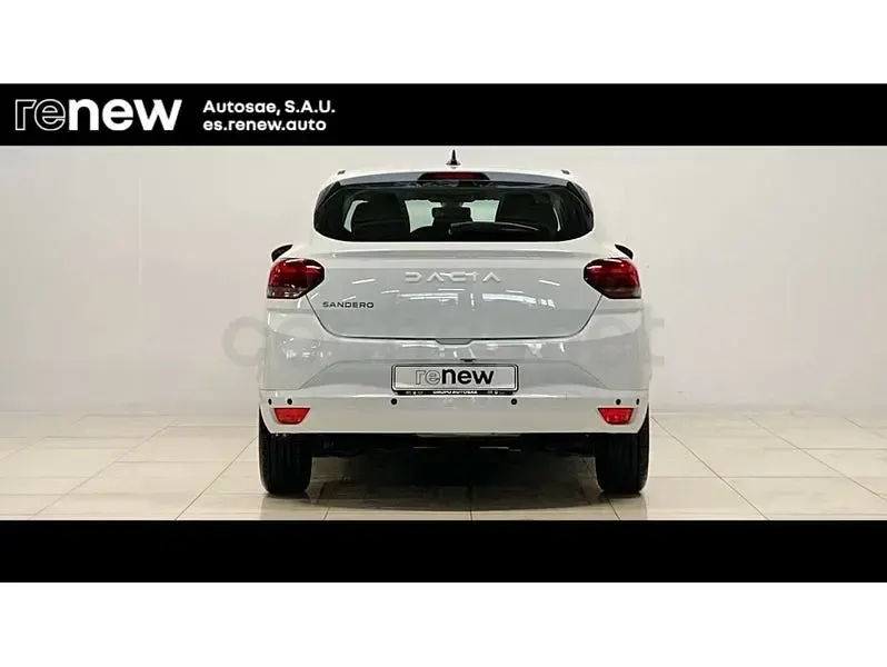 Usado Dacia Sandero Expression 101 CV (74 kW) 2023 Blanco Berlina