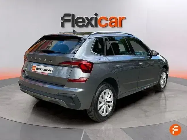 Usado Skoda Kamiq Selection 115 CV (84 kW) 2024 Gris SUV
