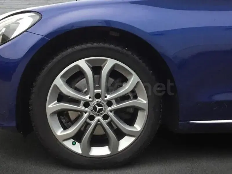 Usado Mercedes C220 170 CV (125 kW) 2018 Azul Familiar