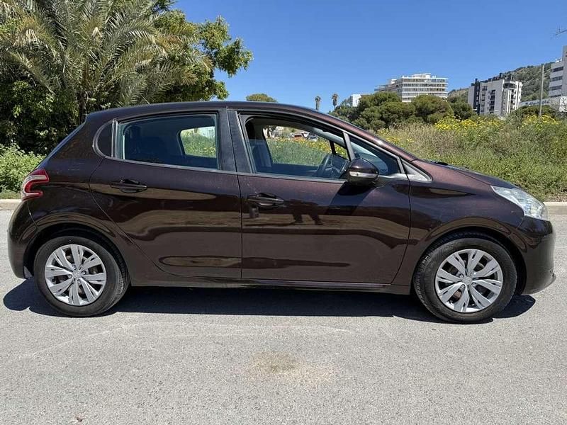 Usado Peugeot 208 Active 82 CV (60 kW) 2013 Burdeos Utilitario