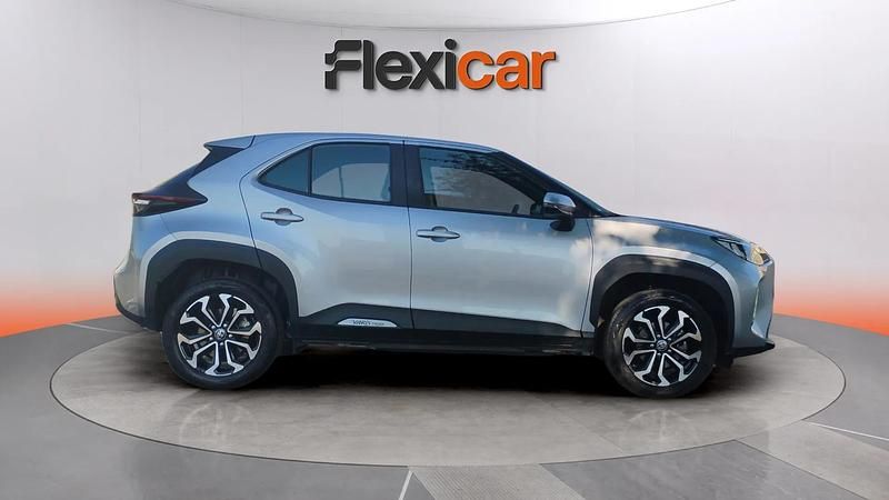 Usado Toyota Yaris Hybrid Active 116 CV (85 kW) 2024 Gris