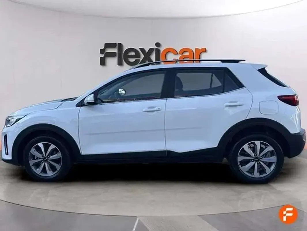 Usado Kia Stonic 101 CV (74 kW) 2025 Blanco SUV