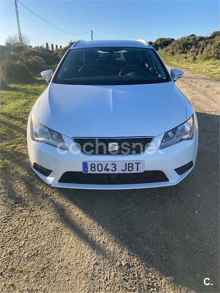 Usado Seat Leon ST Style 150 CV (110 kW) 2014 Blanco Familiar