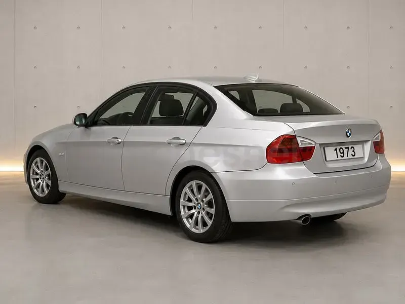 Usado BMW 318 Comfort Edition 143 CV (105 kW) 2008 Gris / plata Berlina