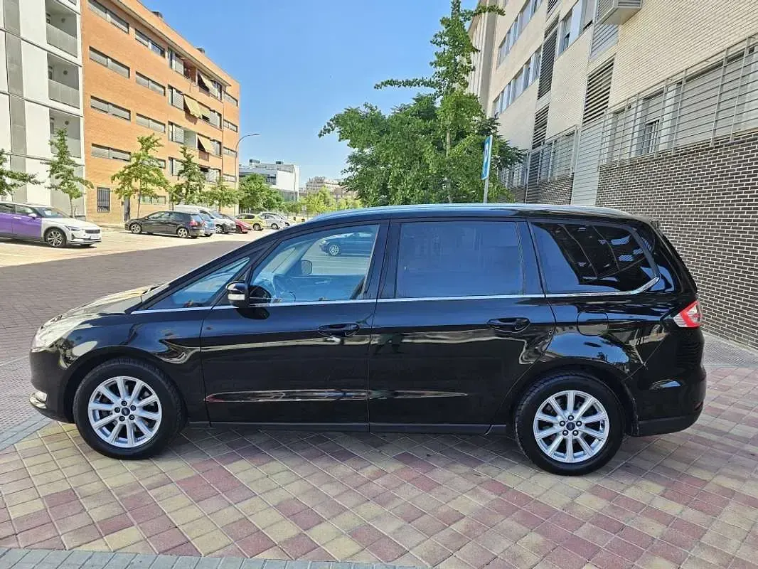 Usado Ford Galaxy Titanium 150 CV (110 kW) 2017 Negro Monovolumen