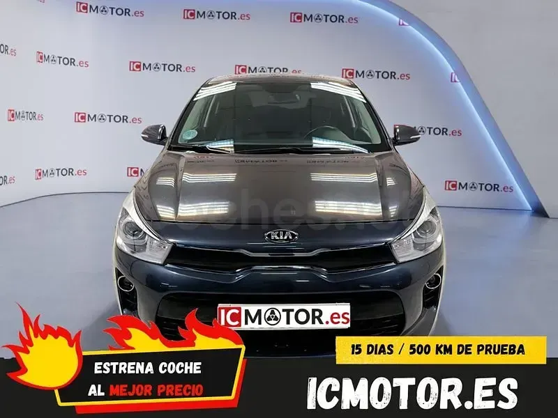 Usado Kia Rio GT-Line 100 CV (73 kW) 2019 Gris / plata Berlina