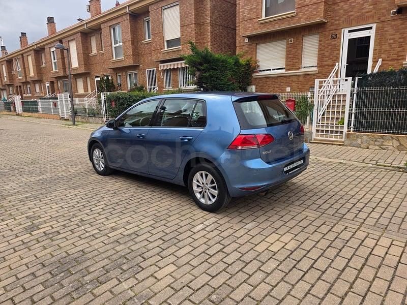 Usado VW Golf VII Advance 105 CV (77 kW) 2013 Azul Berlina