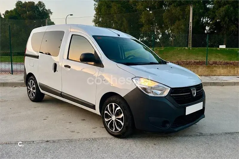 Usado Dacia Dokker Ambiance 75 CV (55 kW) 2017 Blanco Monovolumen
