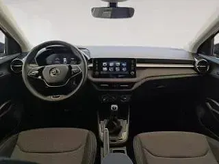 Usado Skoda Fabia Selection 95 CV (69 kW) 2024 Negro Utilitario